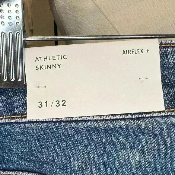 NWT AE AirFlex+ Patched Athletic Skinny Jean SIZE 31x32 - Picture 9 of 14